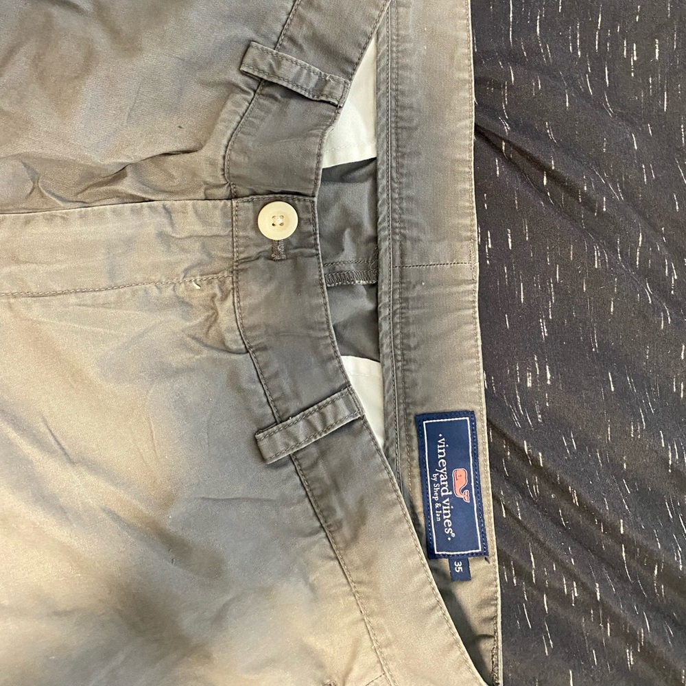Vineyard Vines shorts size 34.